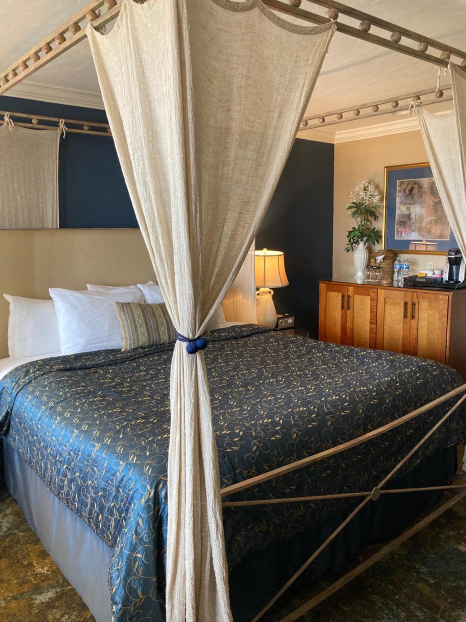 Blue Dolphin Inn Cambria Bagian luar foto
