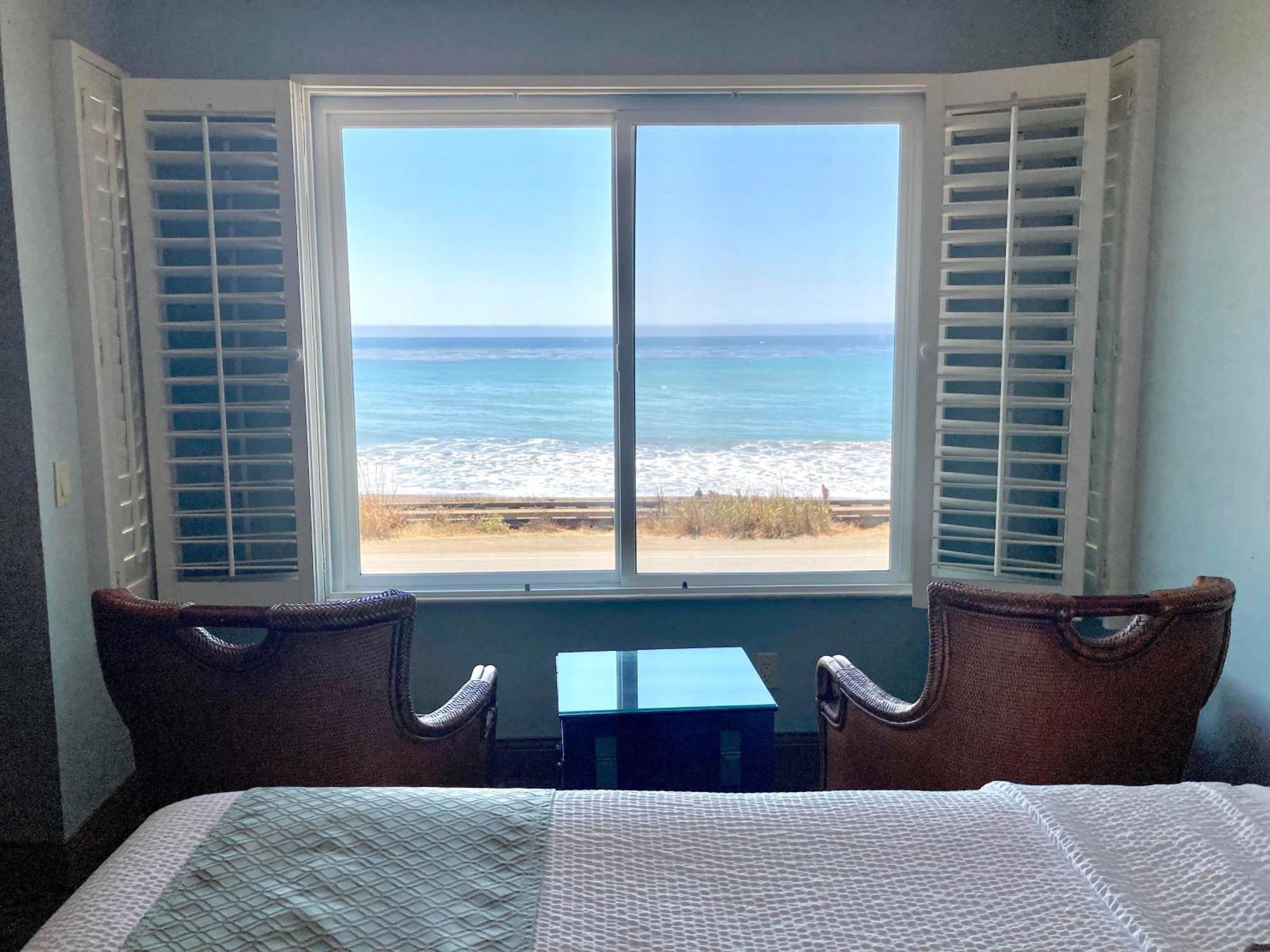 Blue Dolphin Inn Cambria Bagian luar foto